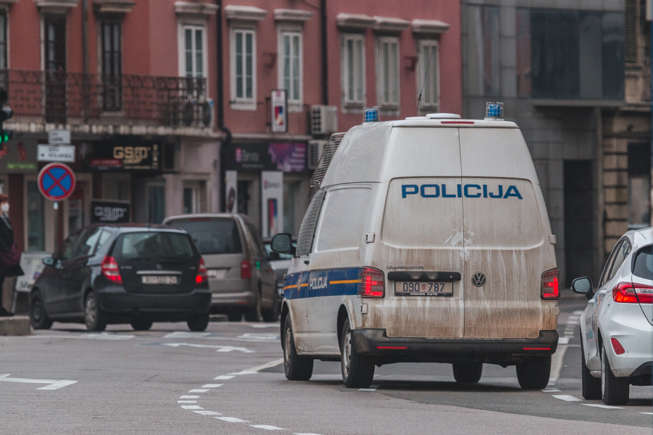 Policija-2