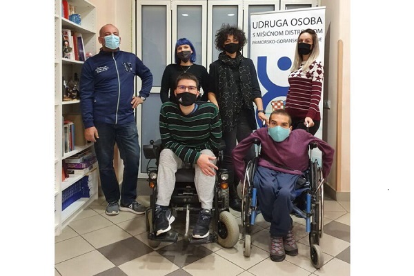 Udruga-osoba-s-mišićnom-distrofijom-Primorsko-goranske-županije–900×600 Udruga-osoba-s-mišićnom-distrofijom-Primorsko-goranske-županije–900×600