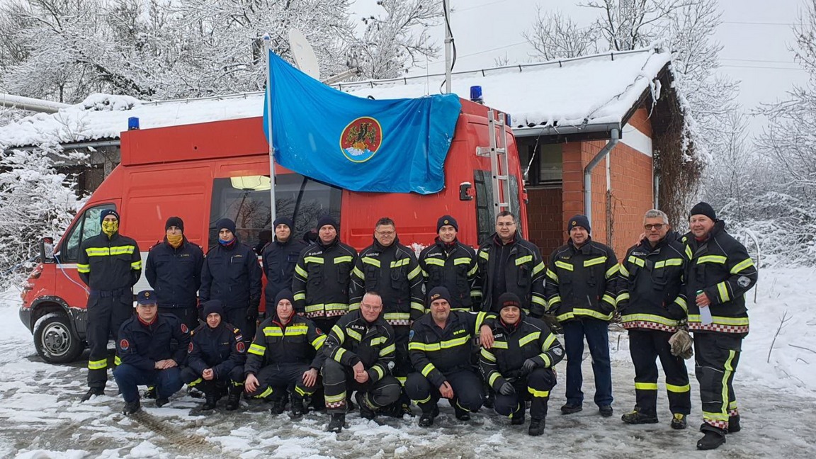 Javna-vatrogasna-postrojba-Grada-Rijeke-na-terenu-u-Petrinji Javna-vatrogasna-postrojba-Grada-Rijeke-na-terenu-u-Petrinji