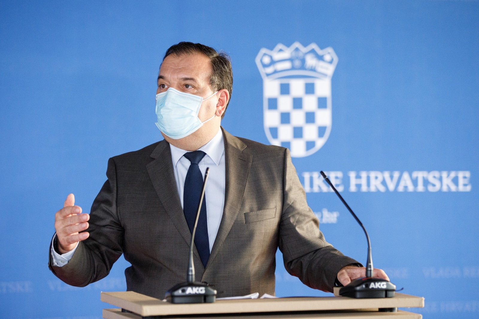 Zagreb: Ministar Vili Beroš dao je iizjavu medijima Zagreb: Ministar Vili Beroš dao je iizjavu medijima