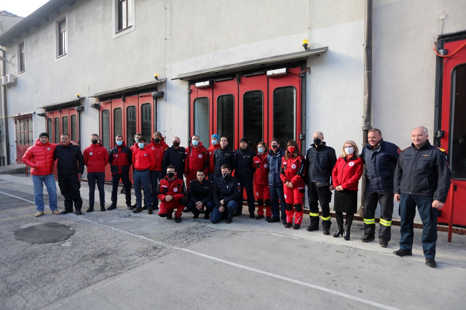 Rijeka: Obersnel obišao službe koje su sudjelovale u pružanju pomoći na području Petrinje Rijeka: Obersnel obišao službe koje su sudjelovale u pružanju pomoći na području Petrinje