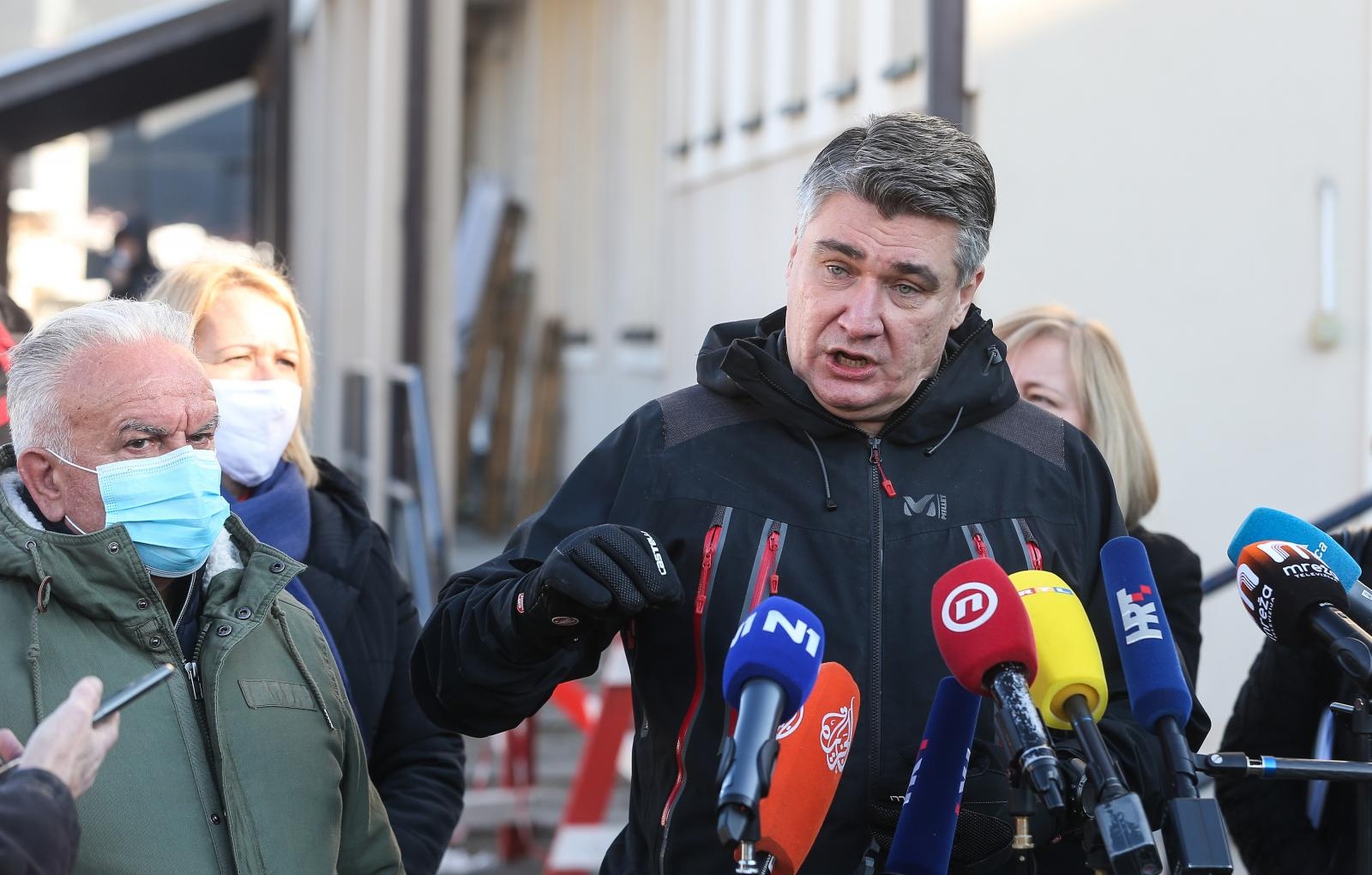 Petrinja: Predsjednik Milanović sastao se s gradonačelnikom Dumbovićem Petrinja: Predsjednik Milanović sastao se s gradonačelnikom Dumbovićem