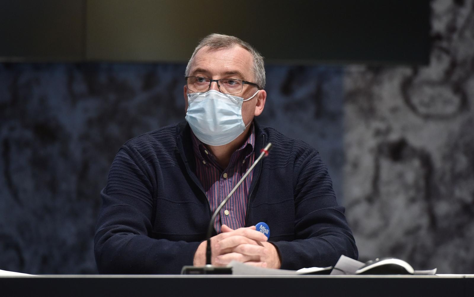 U posljednja 24 sata zabilježena su 902 nova slučaja zaraze virusom SARS-CoV-2