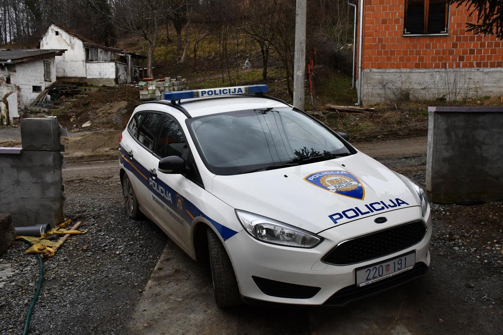 Na radnike HEP-a bacio bombu nakon što su mu došli isključiti struju