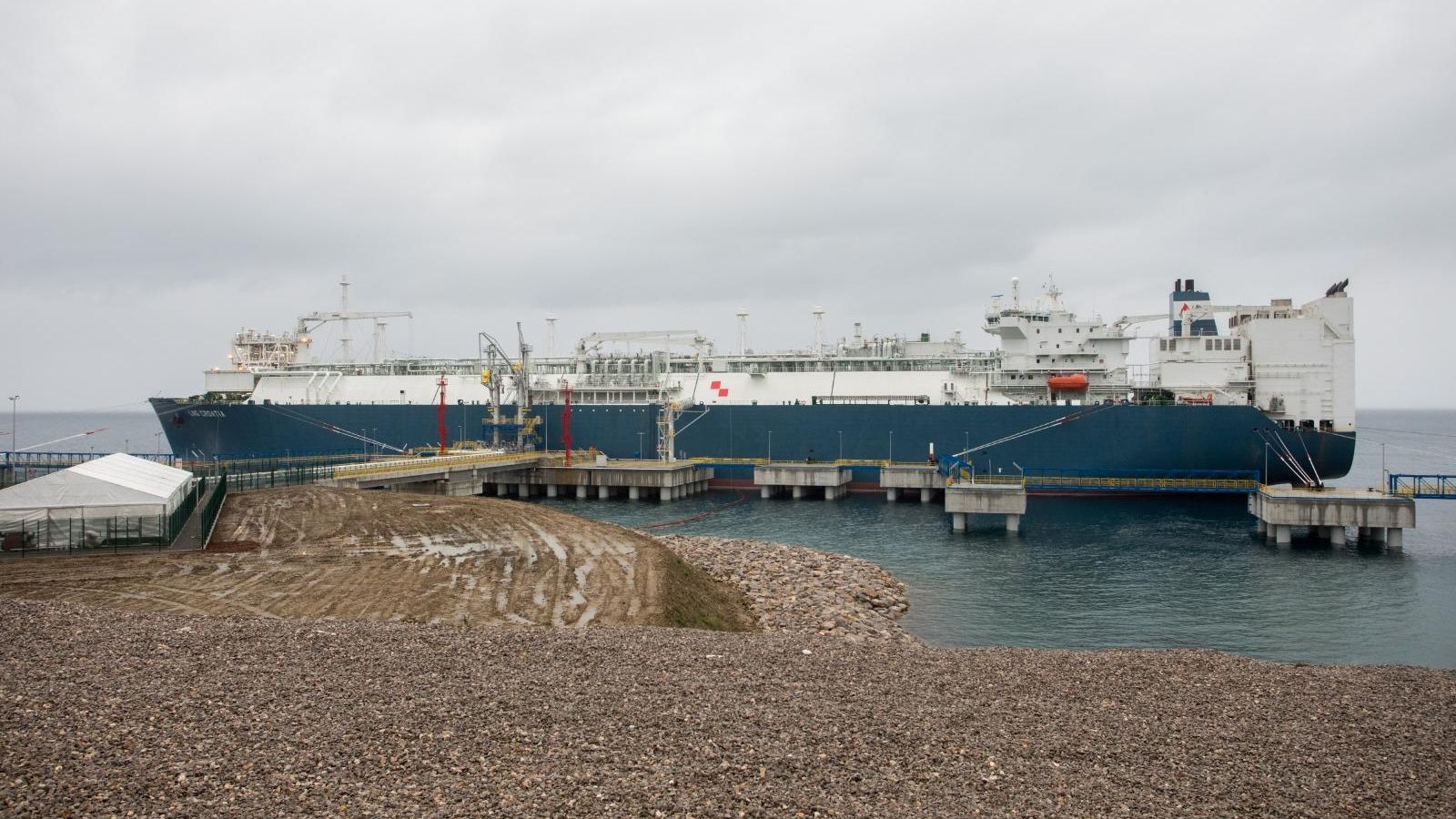 Pušten u rad plutajući LNG terminal u Omišlju, stigao i  Plenković