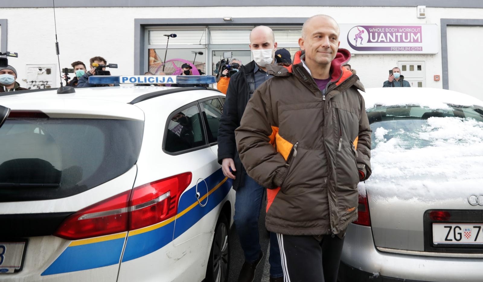 Zagreb: Iako su mjere i dalje na snazi, vlasnik teretane otvorio svoja vrata, stigla i policija