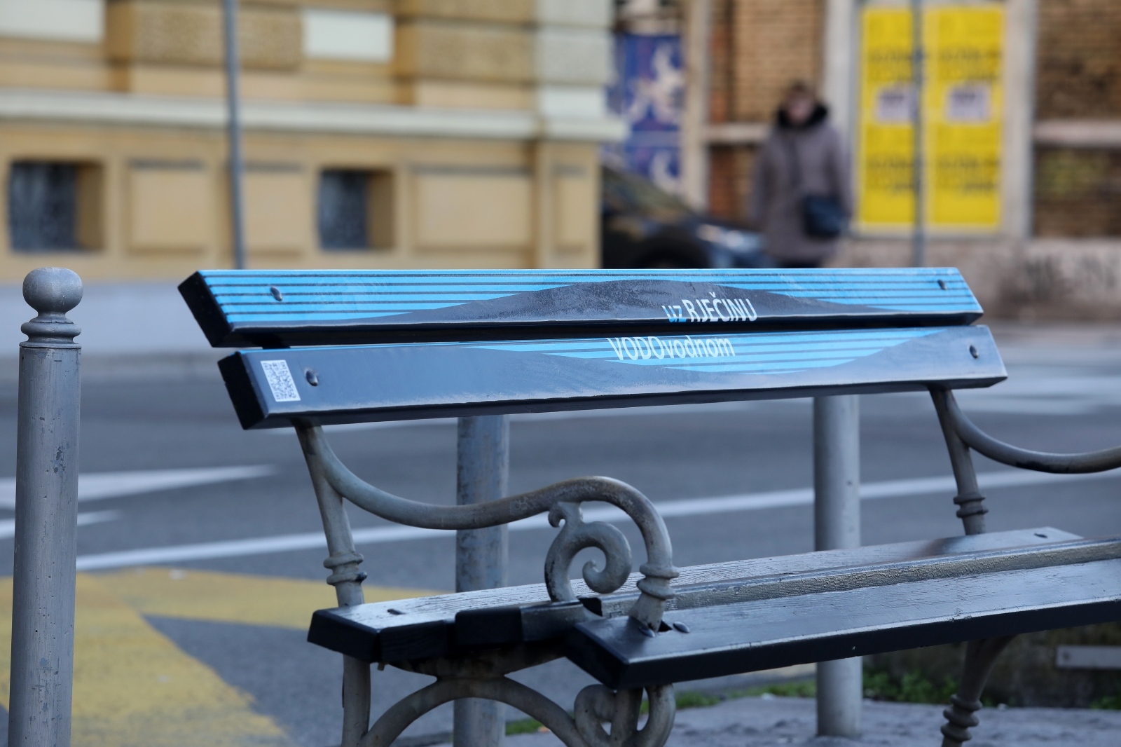 Rijeka: Na Šetalištu Andrije Kačića Miošića postavljene klupe koje pričaju povijest grada