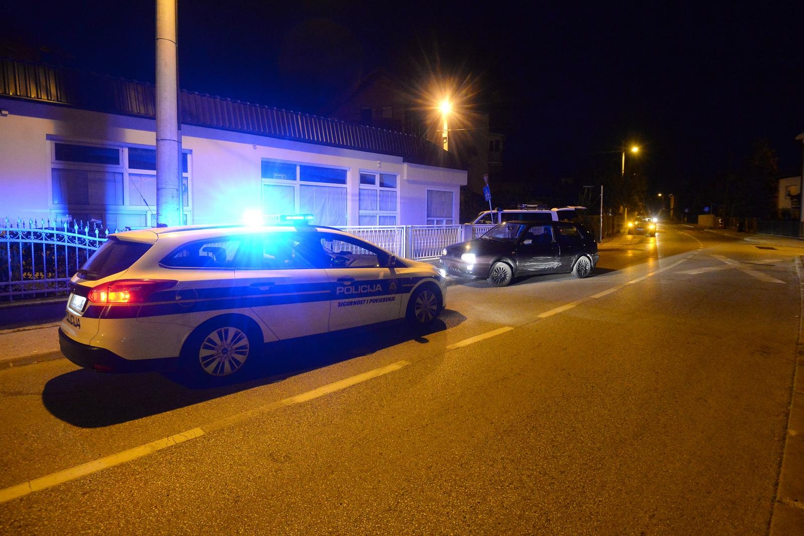 Zagreb: Očevid nakon policijske potjere i navodne pucnjave Zagreb: Očevid nakon policijske potjere i navodne pucnjave