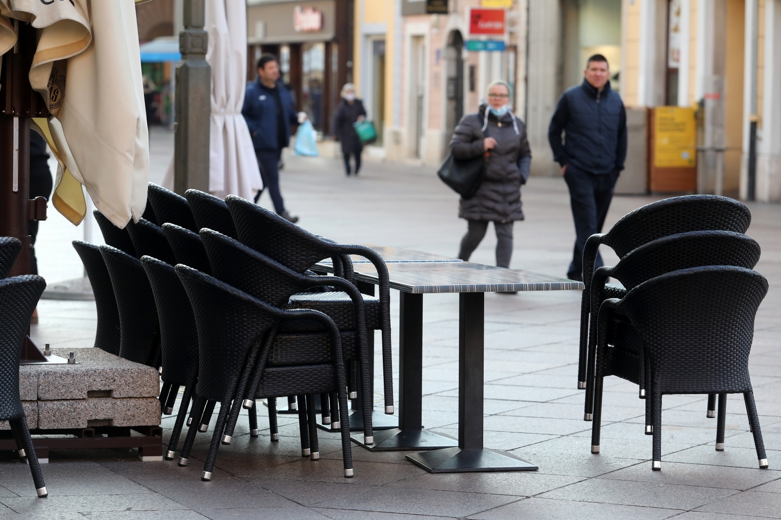 Rijeka: Zatvoreni ugostiteljski objekti u centru grada