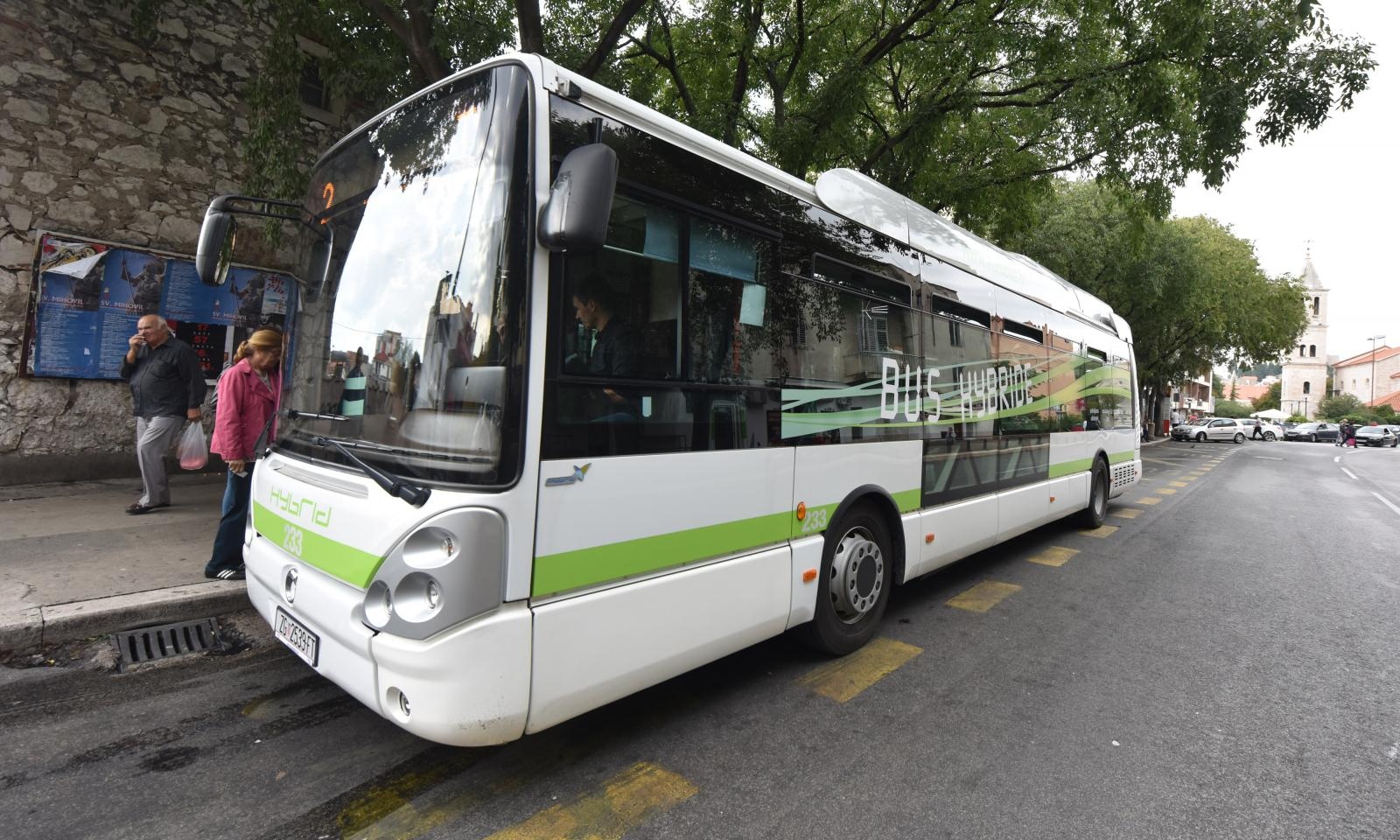 autobus putnici kolodvor autobus putnici kolodvor