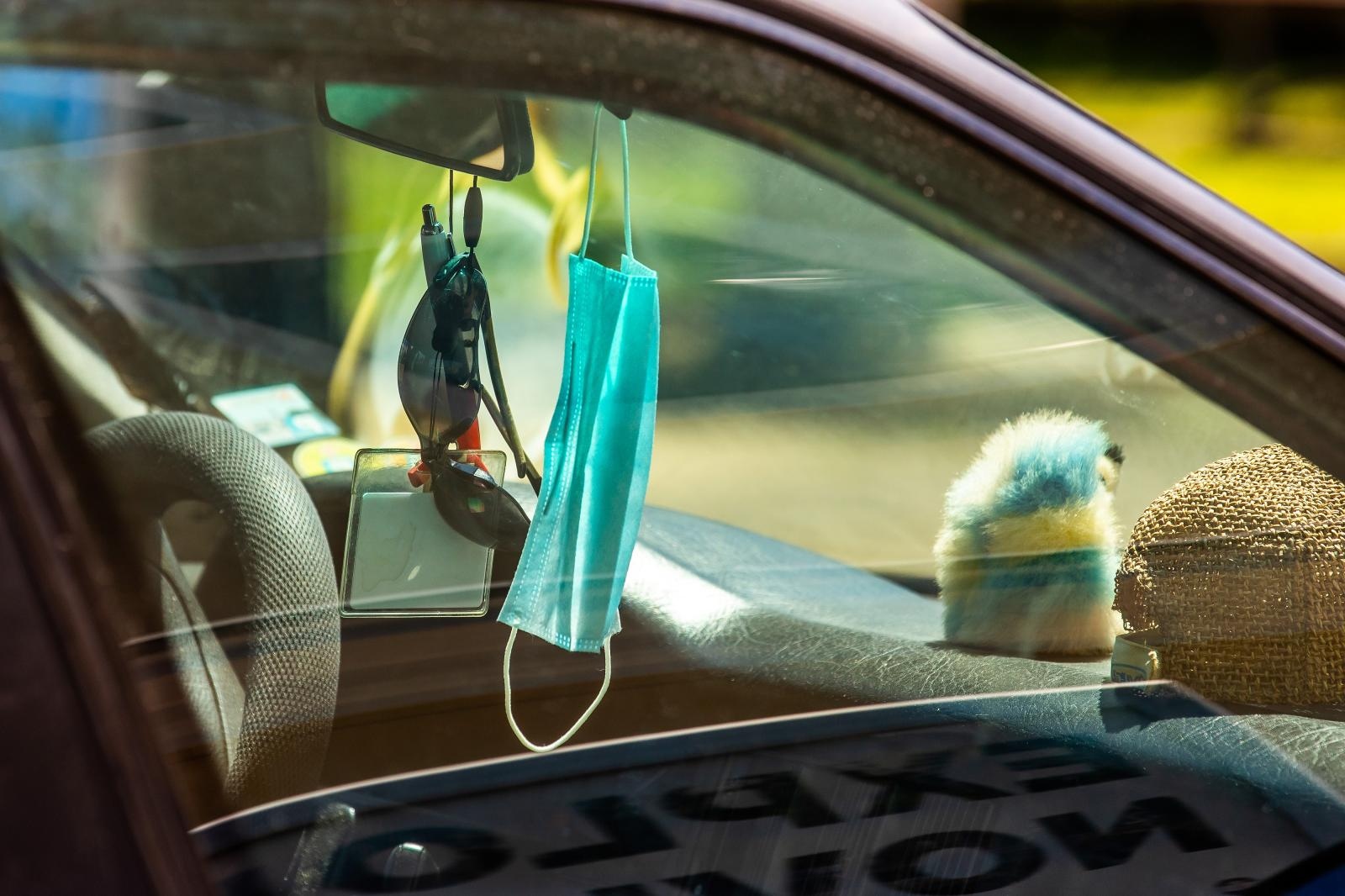 Privjesak u automobilu za vrijeme koronavirusa