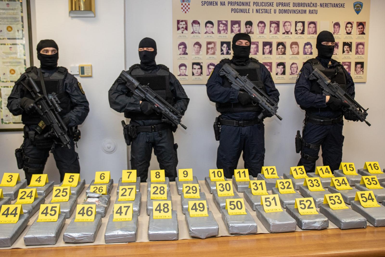 Dubrovnik: Policija pronašla sto kilograma kokaina među bananama