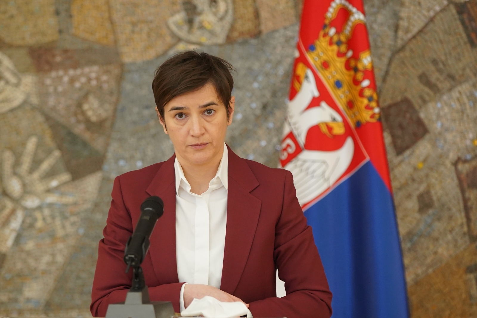 Srbija ponovno ide u zatvaranje, radit će tek prehrambene trgovine, ljekarne i benzinske postaje Srbija ponovno ide u zatvaranje, radit će tek prehrambene trgovine, ljekarne i benzinske postaje