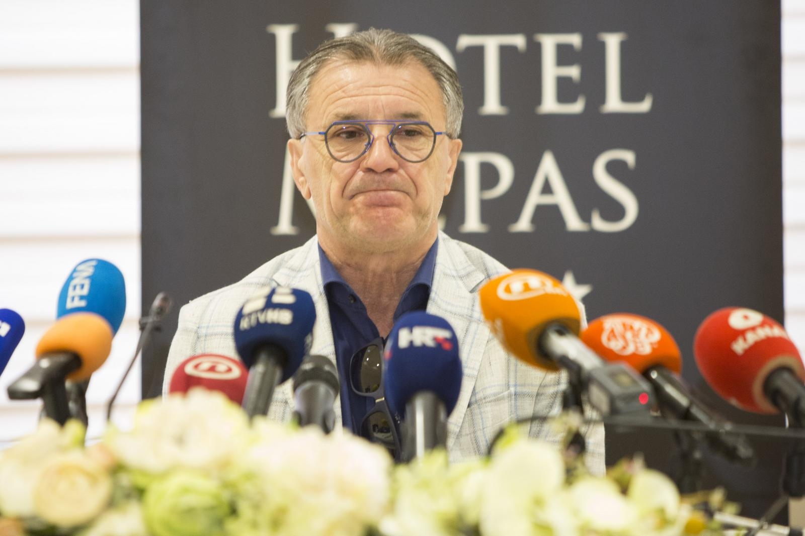 Mostar: Zdravko Mamić nakon potvrđene zatvorske kazne sazvao konferenciju za medije Mostar: Zdravko Mamić nakon potvrđene zatvorske kazne sazvao konferenciju za medije