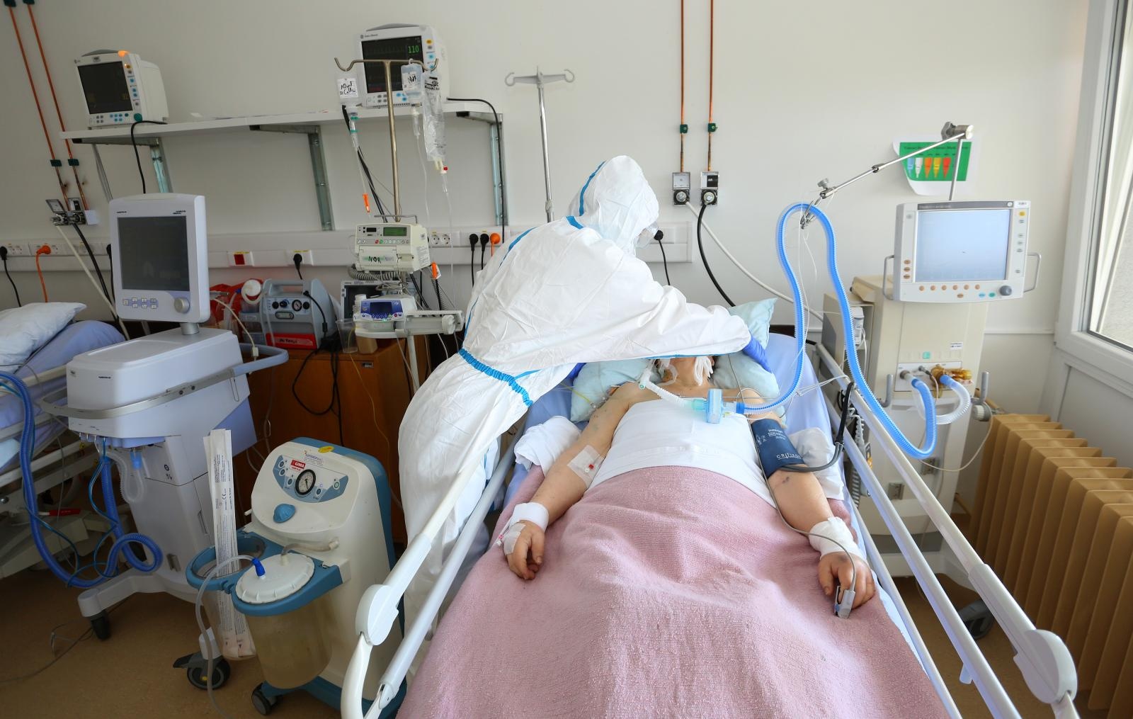 Kapaciteti covid odjela karlovačke bolnice popunjeni, na respir Kapaciteti covid odjela karlovačke bolnice popunjeni, na respir