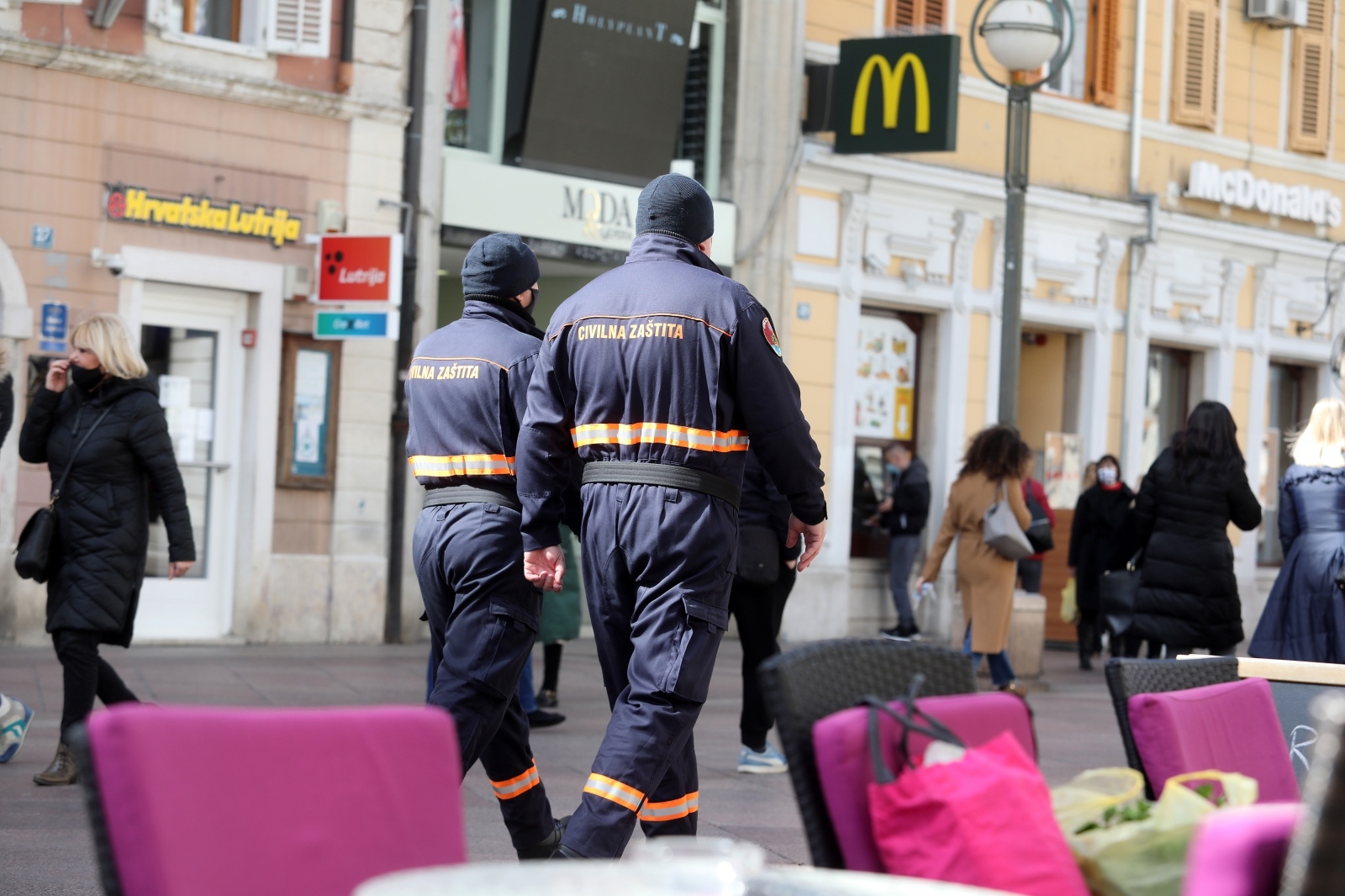 Rijeka: Pripadnici Civilne zaštite u patroli centrom grada