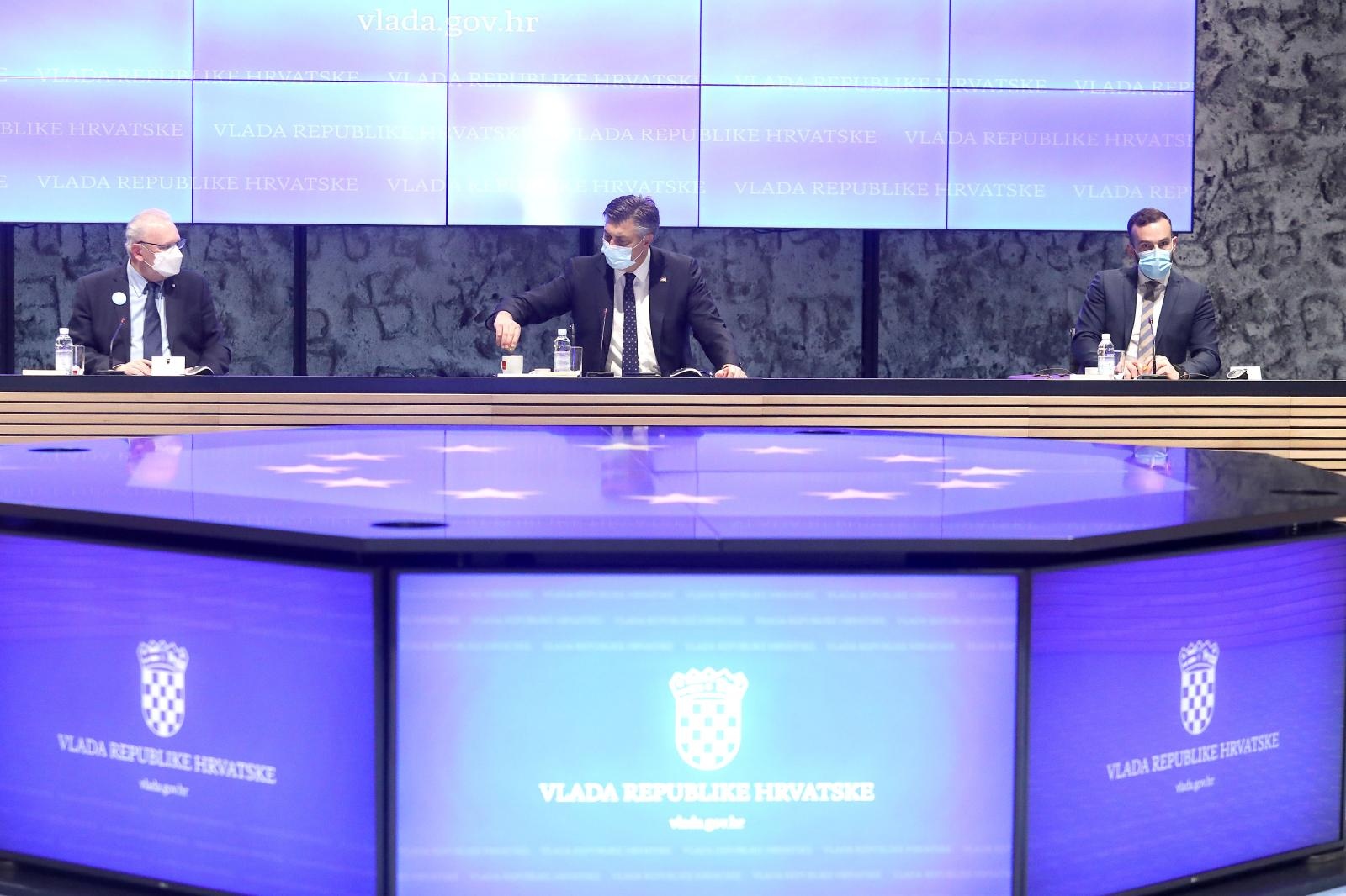 Zagreb: Premijer Plenković na sjednici Gospodarsko-socijalnog vijeća