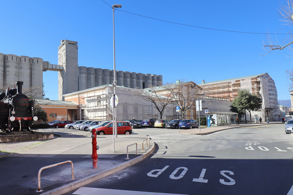 Željeznički-kolodvor-i-Trg-kralja-Tomislava