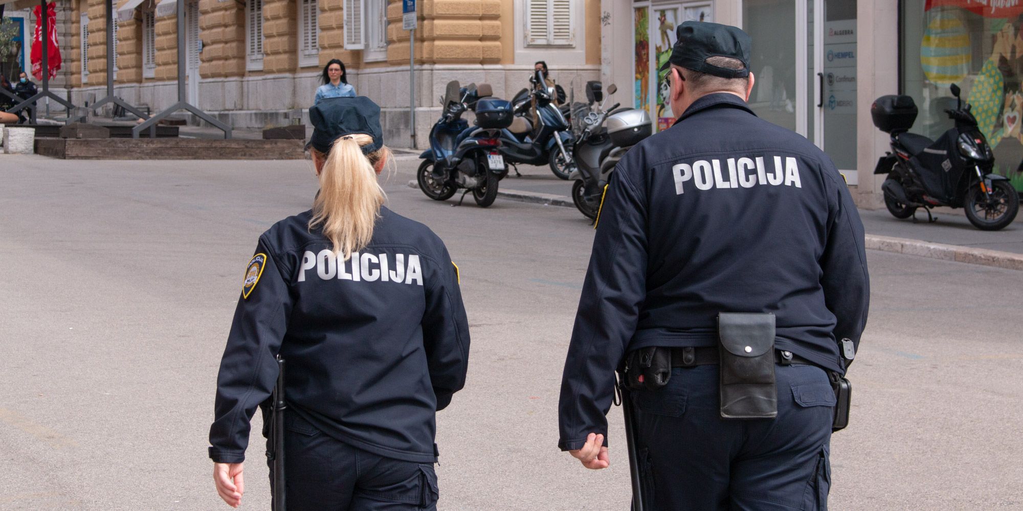 Policija