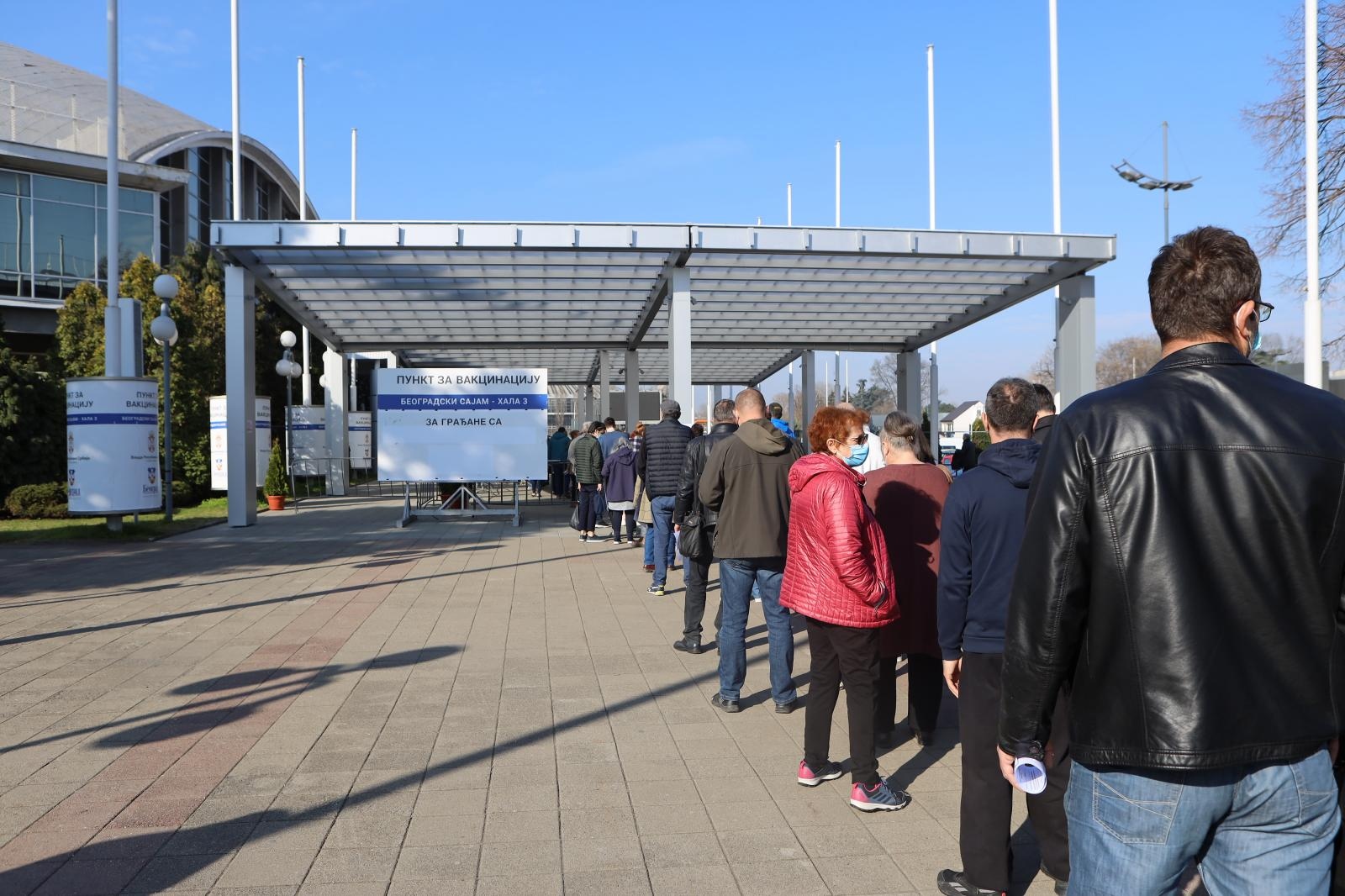 Vaccination of citizens, who registered through eGovernment, against the COVID-19 virus continues at the Belgrade fair.Na Beogradskom sajmu nastavlja se vakcinacija gradjana, koji su se prijavili preko eUprave, protiv virusa COVID-19.