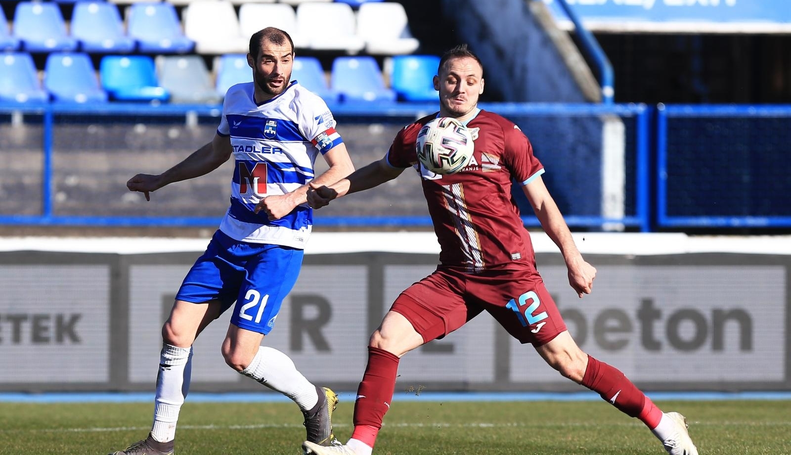 Osijek i Rijeka sastali se u četvrtfinalu Hrvatskog nogometnog kupa Osijek i Rijeka sastali se u četvrtfinalu Hrvatskog nogometnog kupa