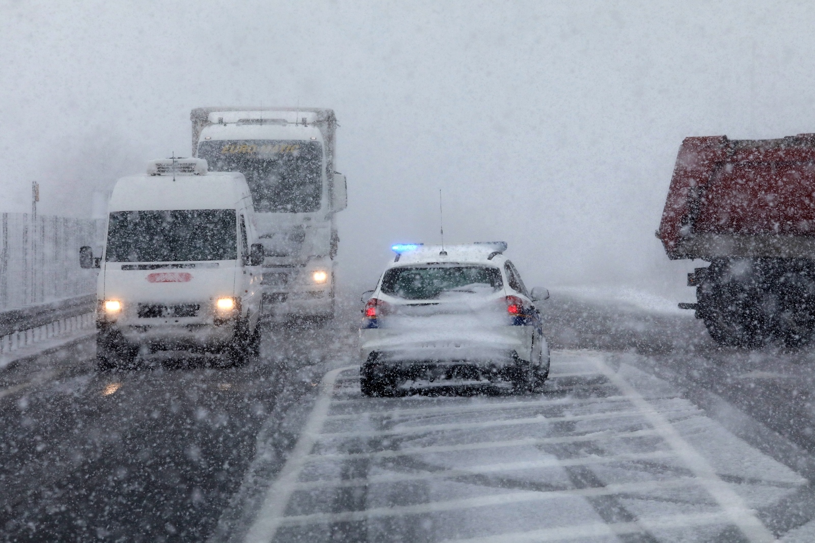 Gust snijeg i jak vjetar na riječkom području Gust snijeg i jak vjetar na riječkom području