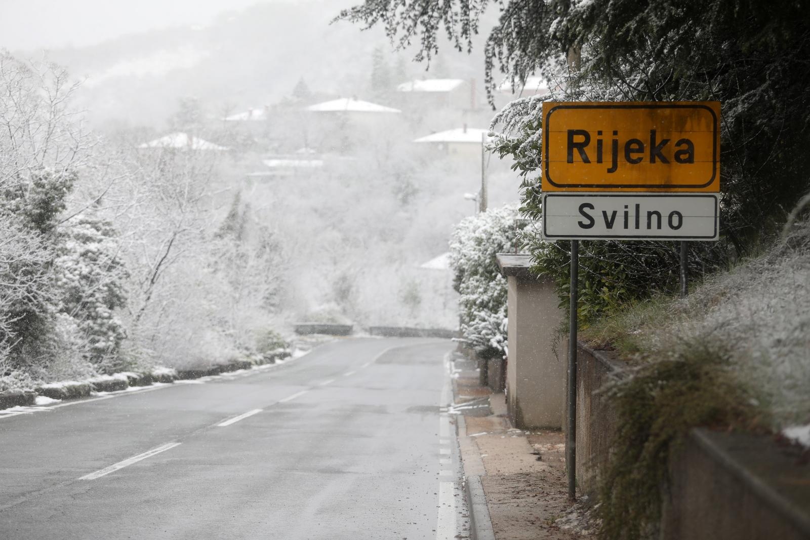 Gust snijeg i jak vjetar na riječkom području Gust snijeg i jak vjetar na riječkom području