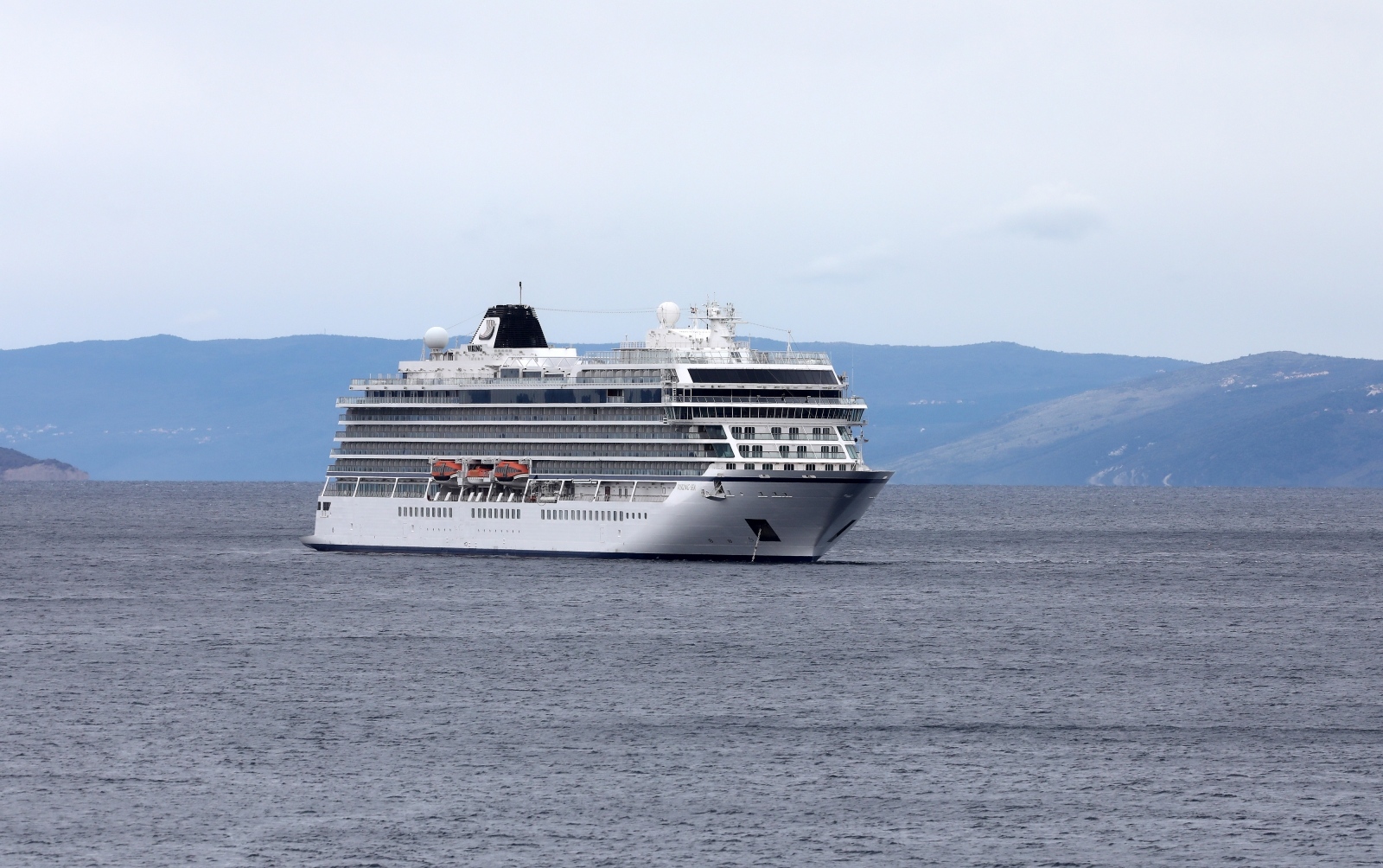 Rijeka: Probna vožnja turistickog kruzera Viking Sea nakon remonta u Viktoru Lencu Rijeka: Probna vožnja turistickog kruzera Viking Sea nakon remonta u Viktoru Lencu