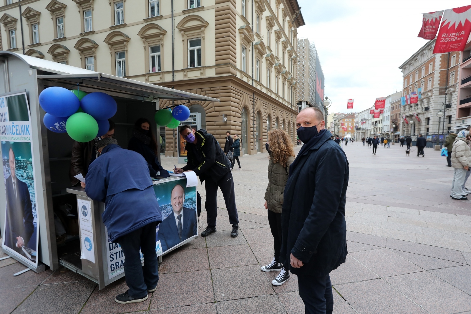 Rijeka: Davor Štimac na Korzu prikuplja potpise za kandidaturu