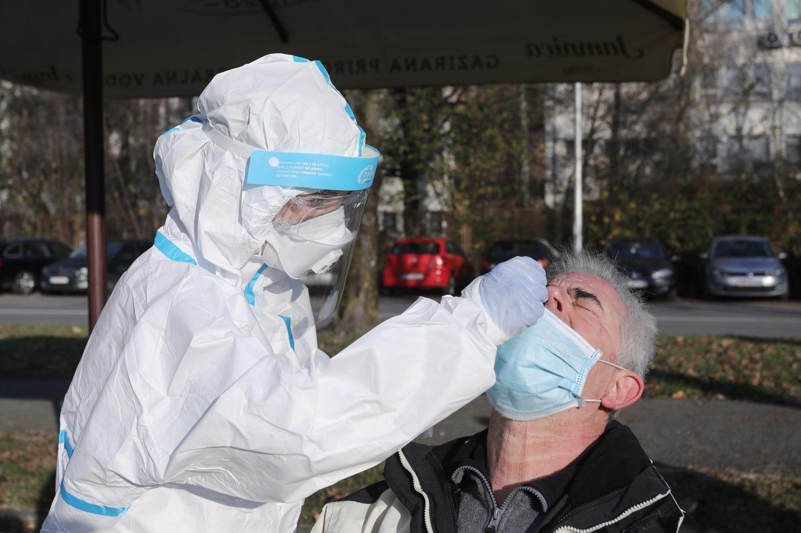 Zagreb: Otvorenju brzog testiranja na COVID-19 u Sigetu nazočio i Milan Bandić