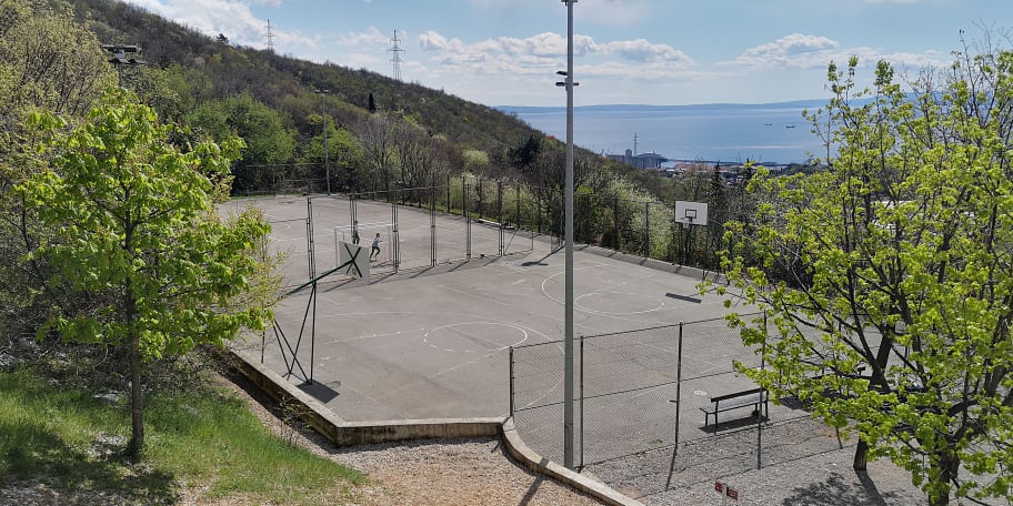 igralište škurinje peticija derutno (5) igralište škurinje peticija derutno (5)