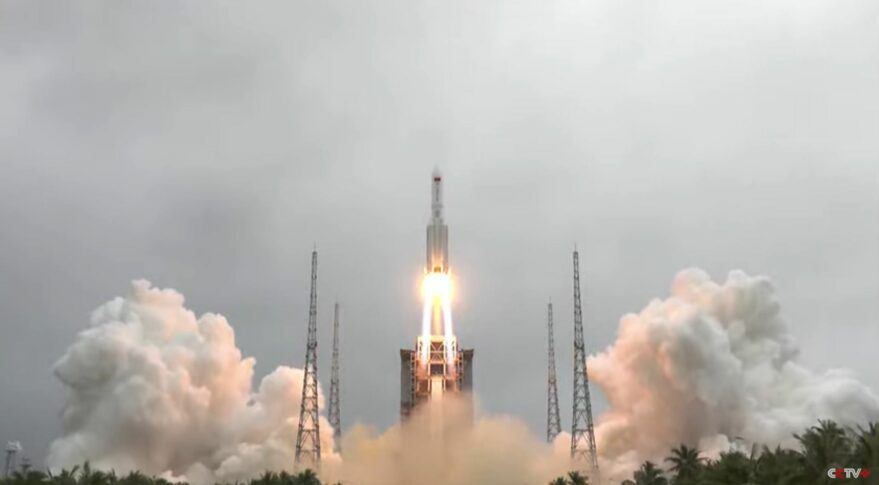 LongMarch5B-Tianhe-liftoff-29april2021-1-879×485