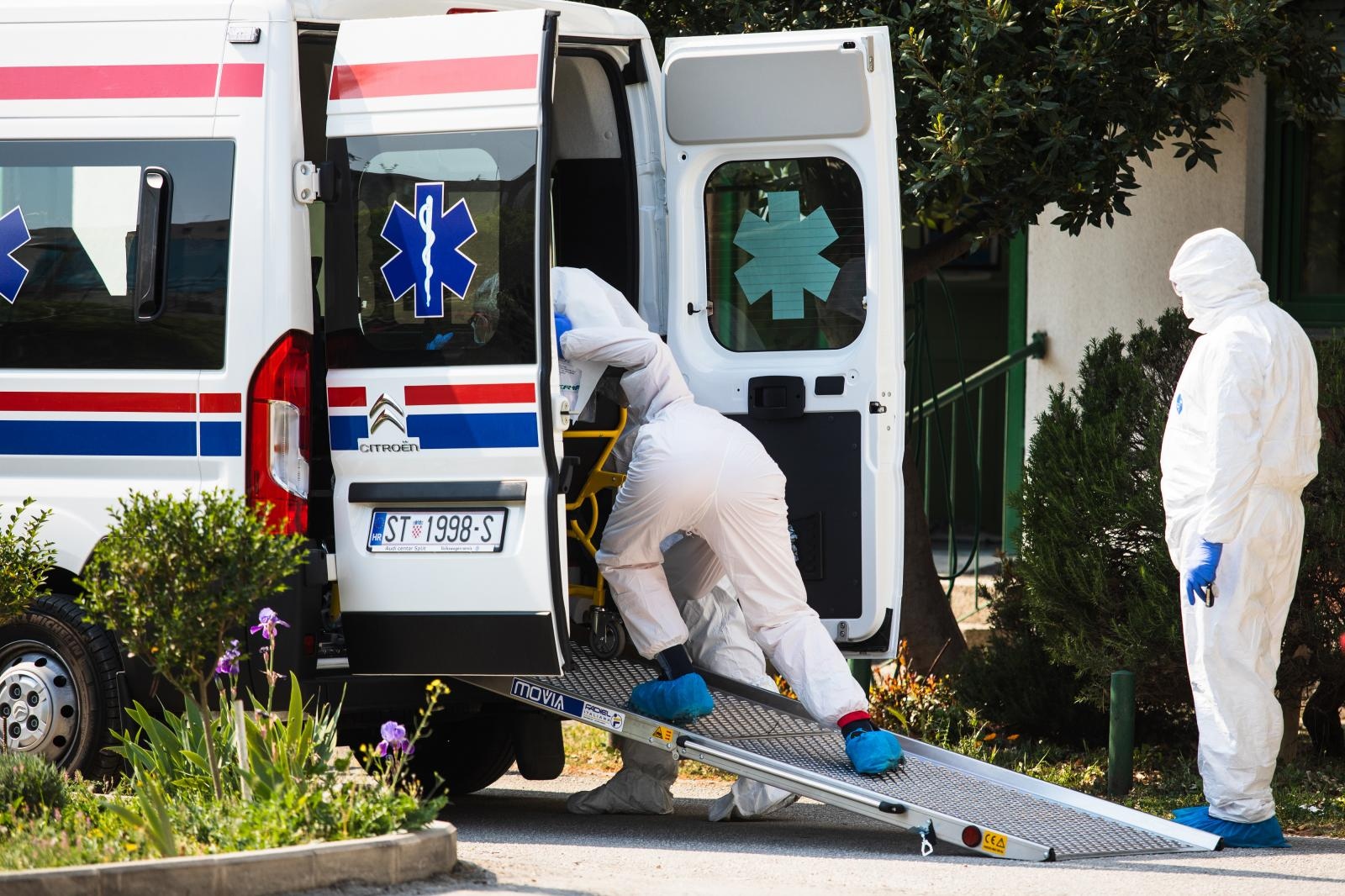 Prebacivanje sticenika doma za starije i nemocne u Splitu u karantenu