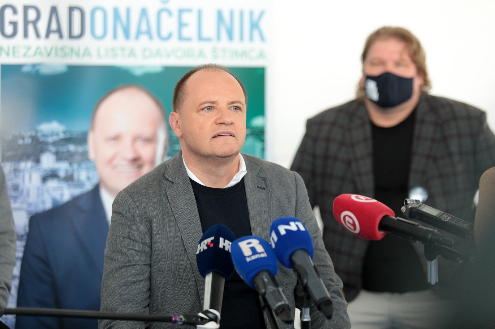 Rijeka: Konferencija za medije Davora Štimca koji je ušao u drugi krug lokalnih izbora