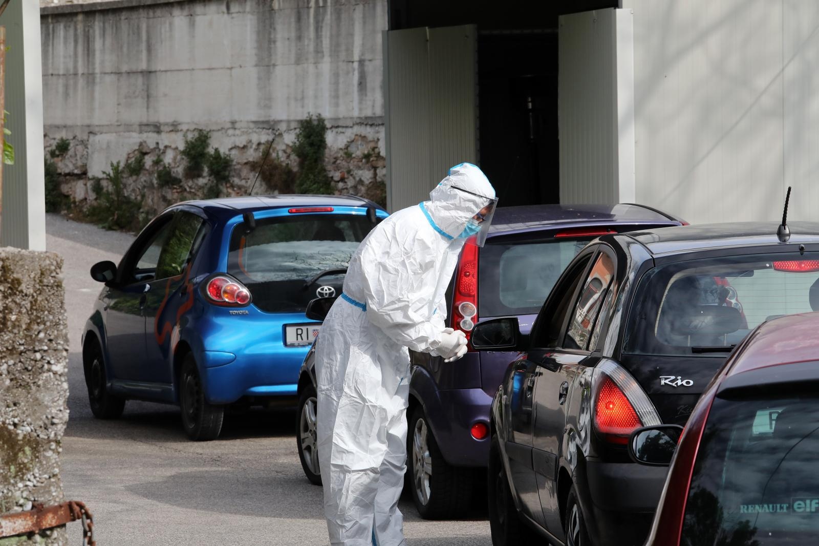 Rijeka: Testiranje na COVID-19 pred Nastavnim zavodom za javno zdravstvo