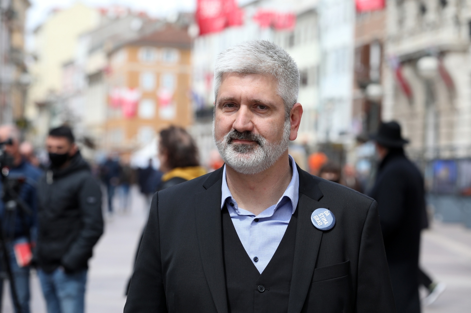 Rijeka: Kandidat za gradonačelnika Davor Štimac predstavio svoje zamjenike Rijeka: Kandidat za gradonačelnika Davor Štimac predstavio svoje zamjenike