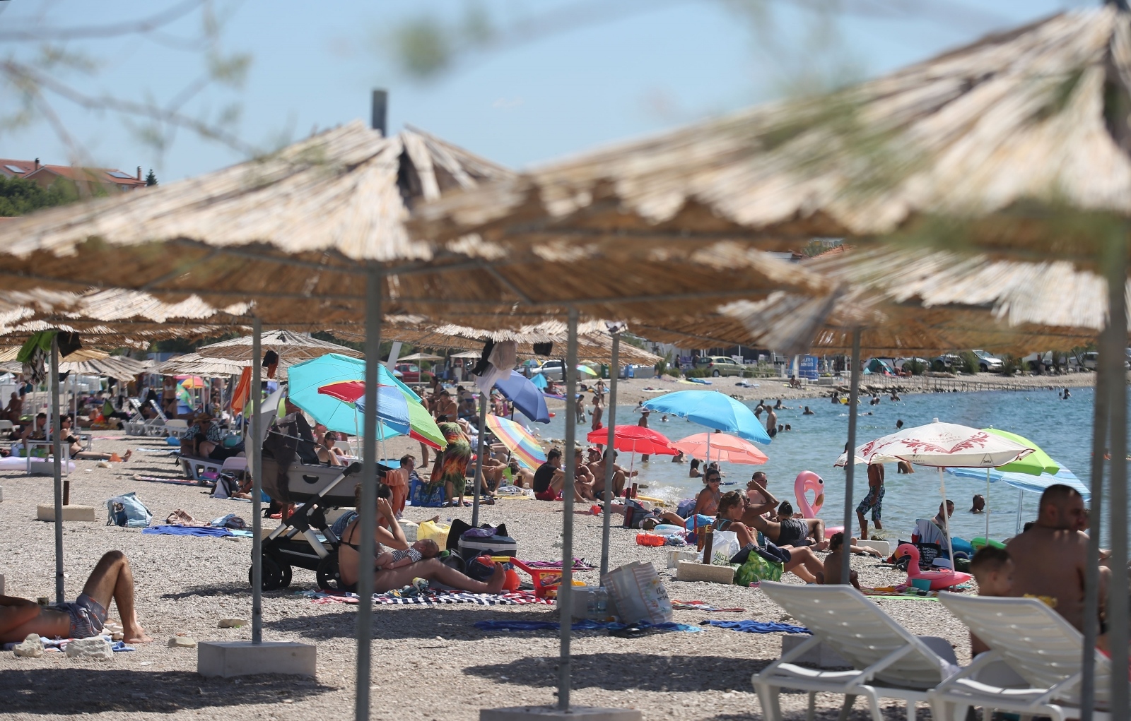Plaža Rezalište u Brodarici je jedna od najpopularnijih plaža na šibenskom području