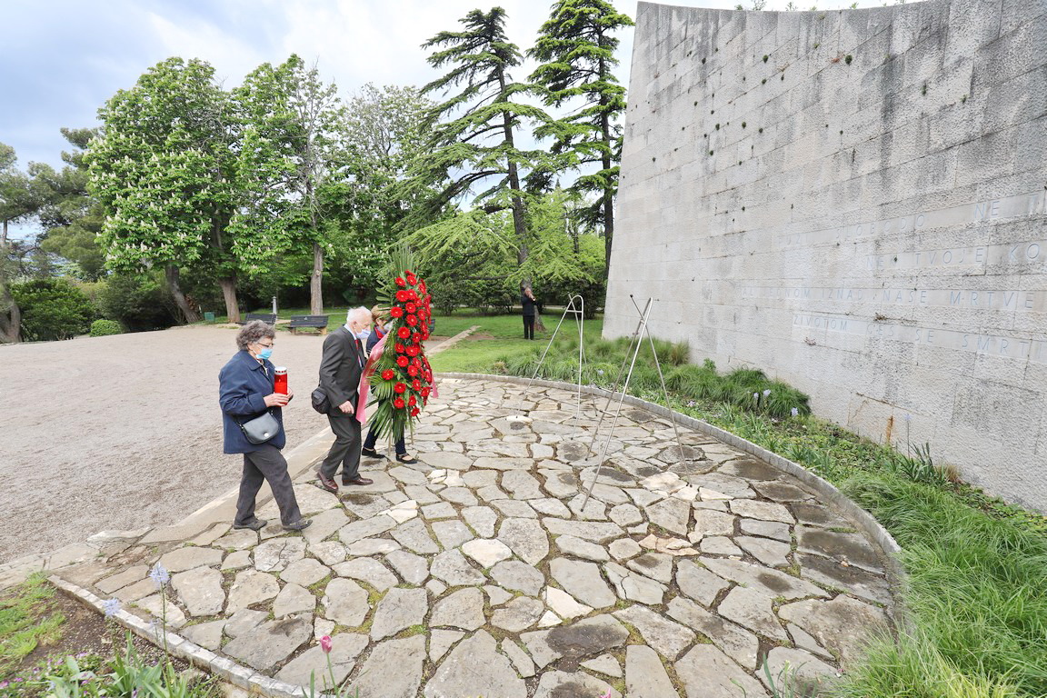 Polaganje-vijenaca-spomenik-na-Trsatu-3