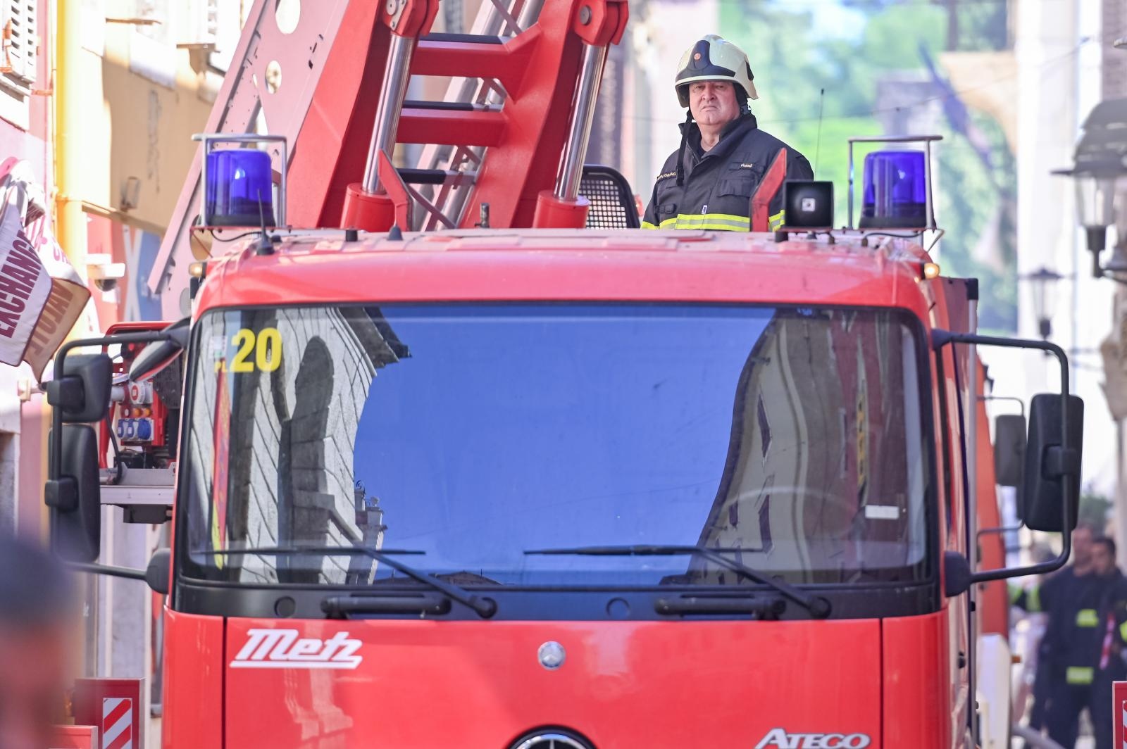 Požar u Zadru i dalje aktivan, Poluotok u opasnosti