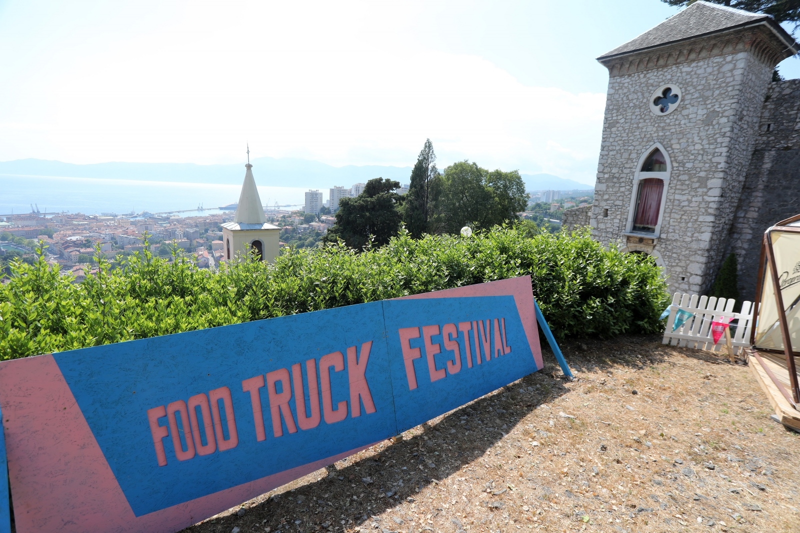 Rijeka: Pripreme za Truck Food Festival Rijeka: Pripreme za Truck Food Festival