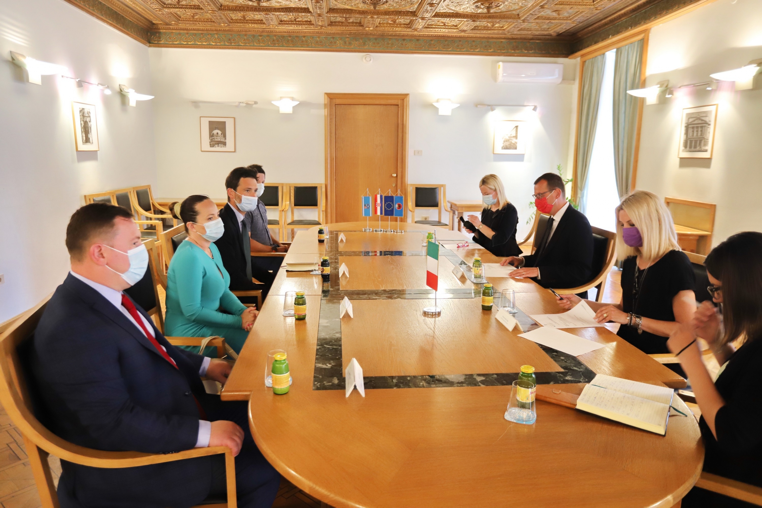 Prvi-sastanak-gradonačelnika-Marka-Filipovića-i-konzula-Republike-Italije-Davidea-Bradaninija-1 Prvi-sastanak-gradonačelnika-Marka-Filipovića-i-konzula-Republike-Italije-Davidea-Bradaninija-1