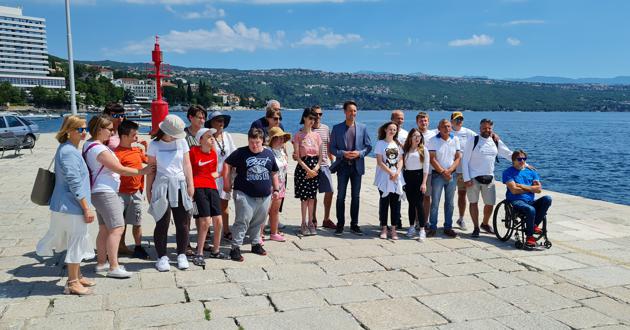 opatija s vjetrom tisina gluhe (1) opatija s vjetrom tisina gluhe (1)