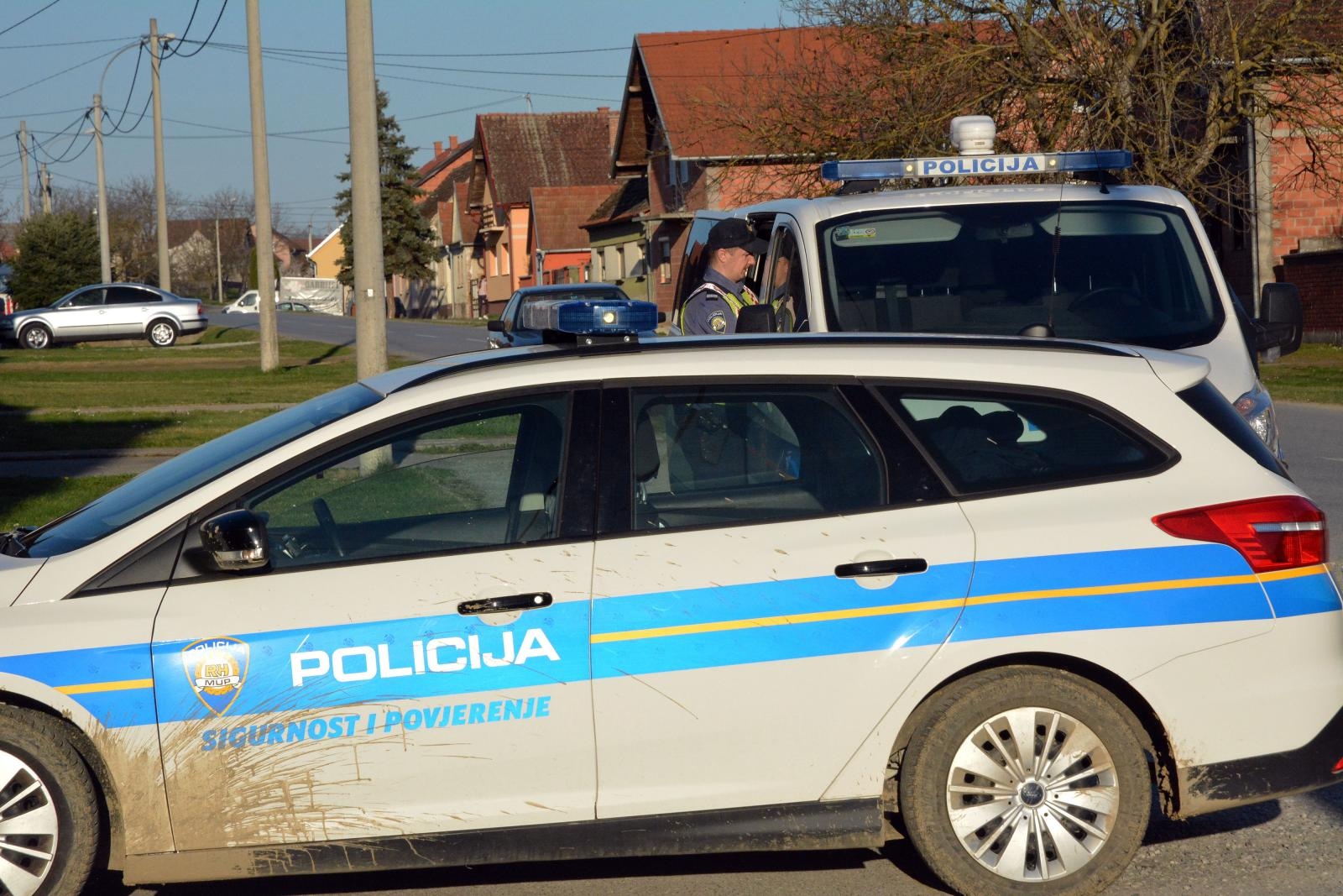 policija