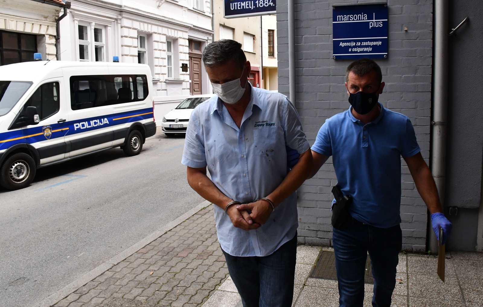 Slavonski Brod: Vozač autobusa u pratnji policije priveden u Županijsko državno odvjetništvo