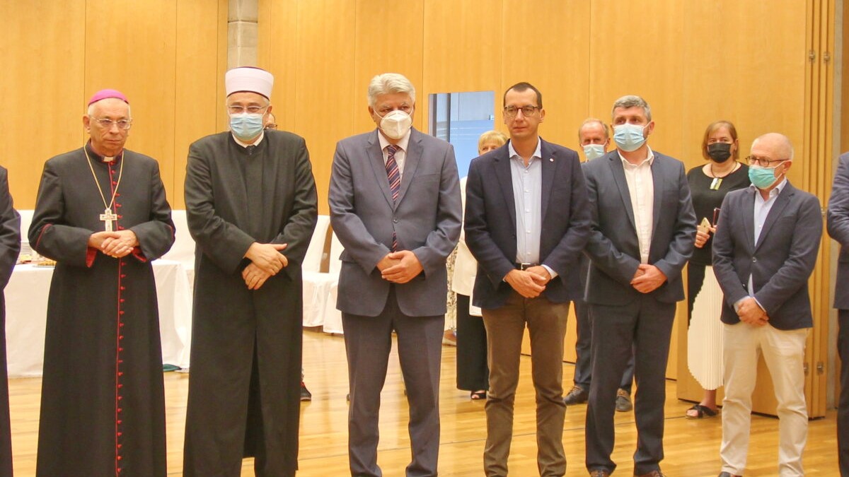 Prijem-u-Islamskom-centru-povodom-Kurban-bajrama-2-1200×800 Prijem-u-Islamskom-centru-povodom-Kurban-bajrama-2-1200×800