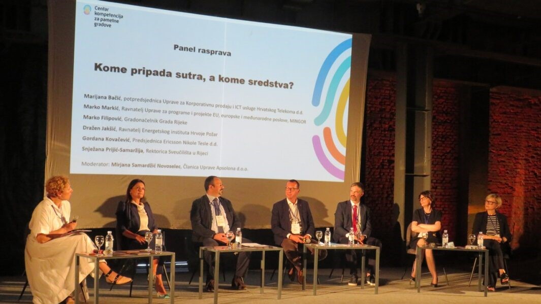 Uvodna-konferencija-projekta-Centar-kompetencije-za-pametne-gradove-7-1067×800