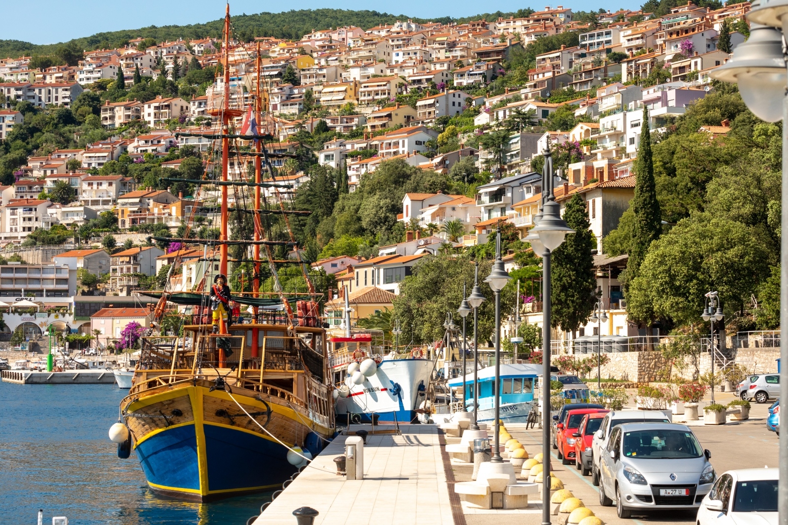Rabac: Zbog pandemije koronavirusa plaže su ostale poluprazne
