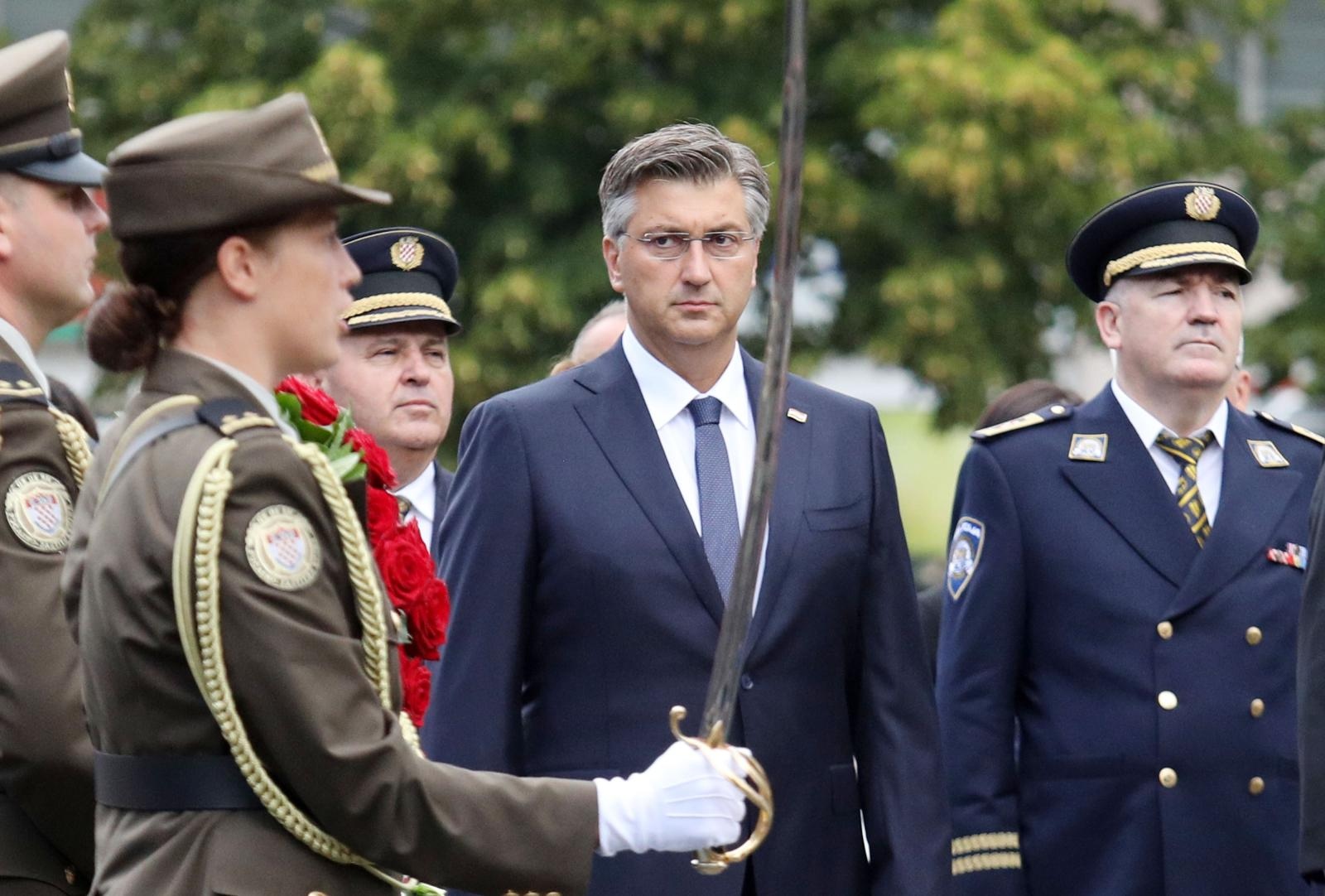 Knin: Atmosfera na Trgu Ante Starčevića Knin: Atmosfera na Trgu Ante Starčevića