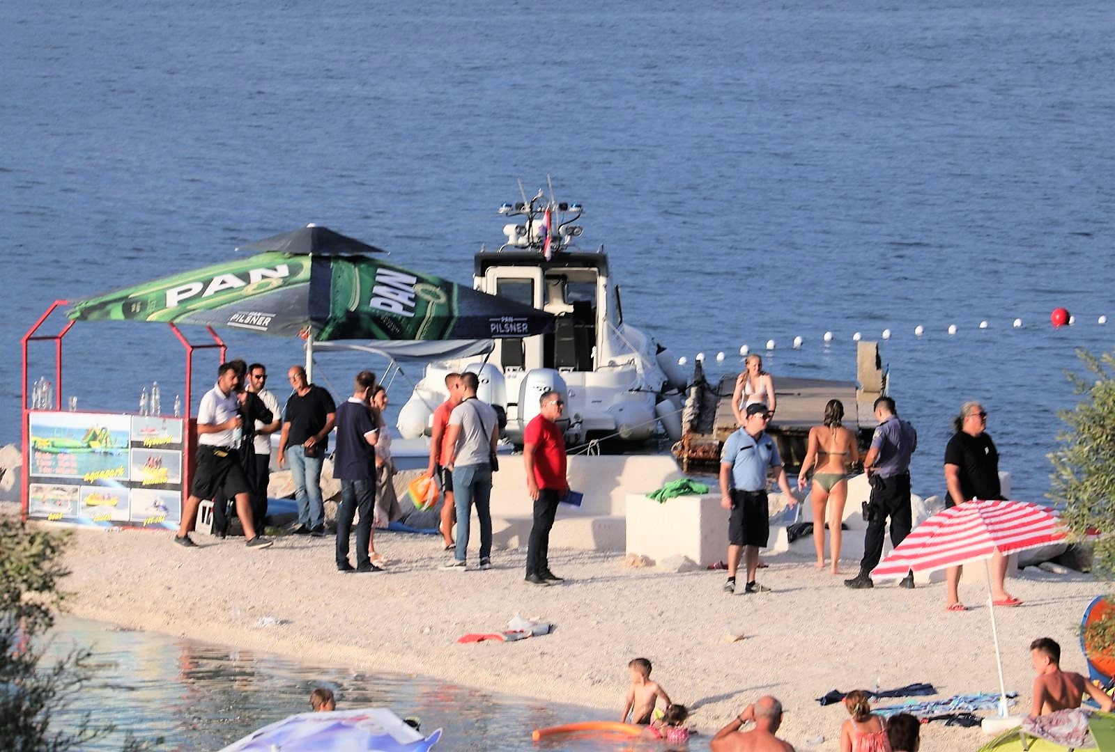 Policijski očevid nedaleko od mjesta sudara jet skija i jedrilice kod Marine