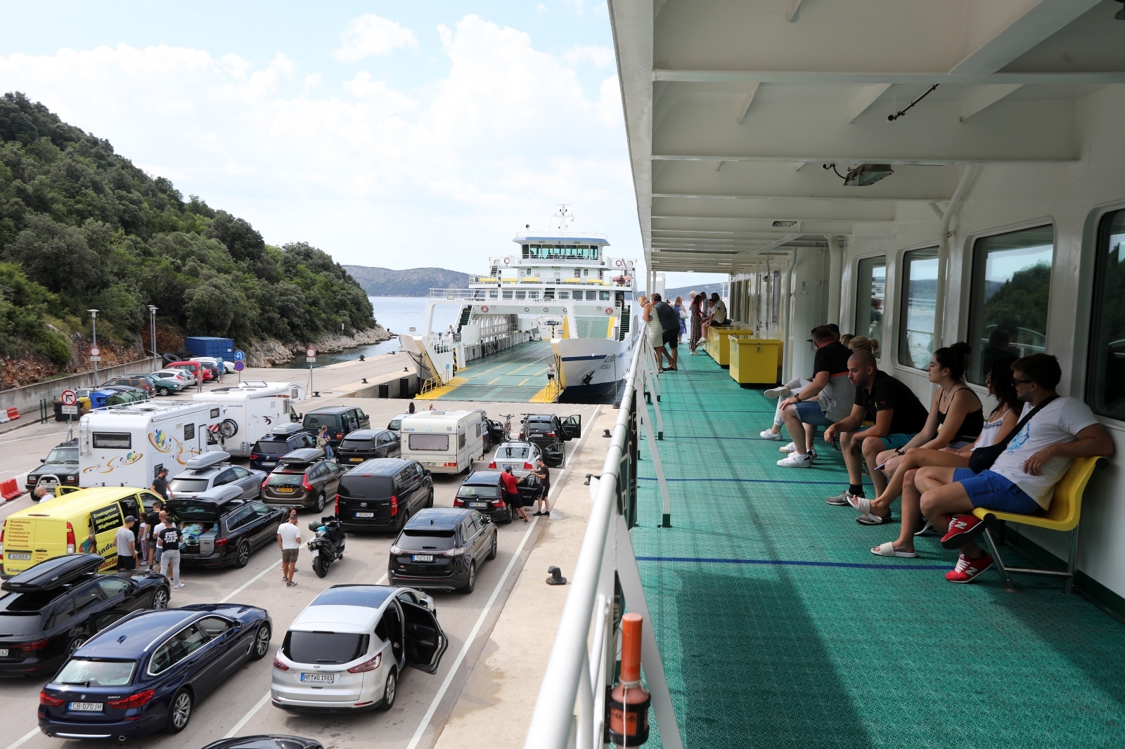Trajekt na relaciji Valbiska (otok Krk) – Merag (otok Cres) Trajekt na relaciji Valbiska (otok Krk) – Merag (otok Cres)